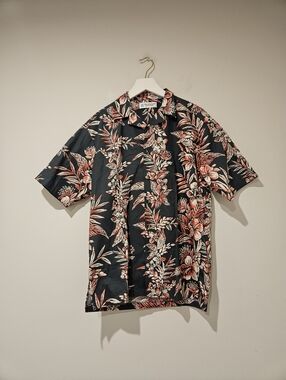 Tori Richard Multicolor Hawaiian Shirt with Red and Cream Floral Print, Size XS